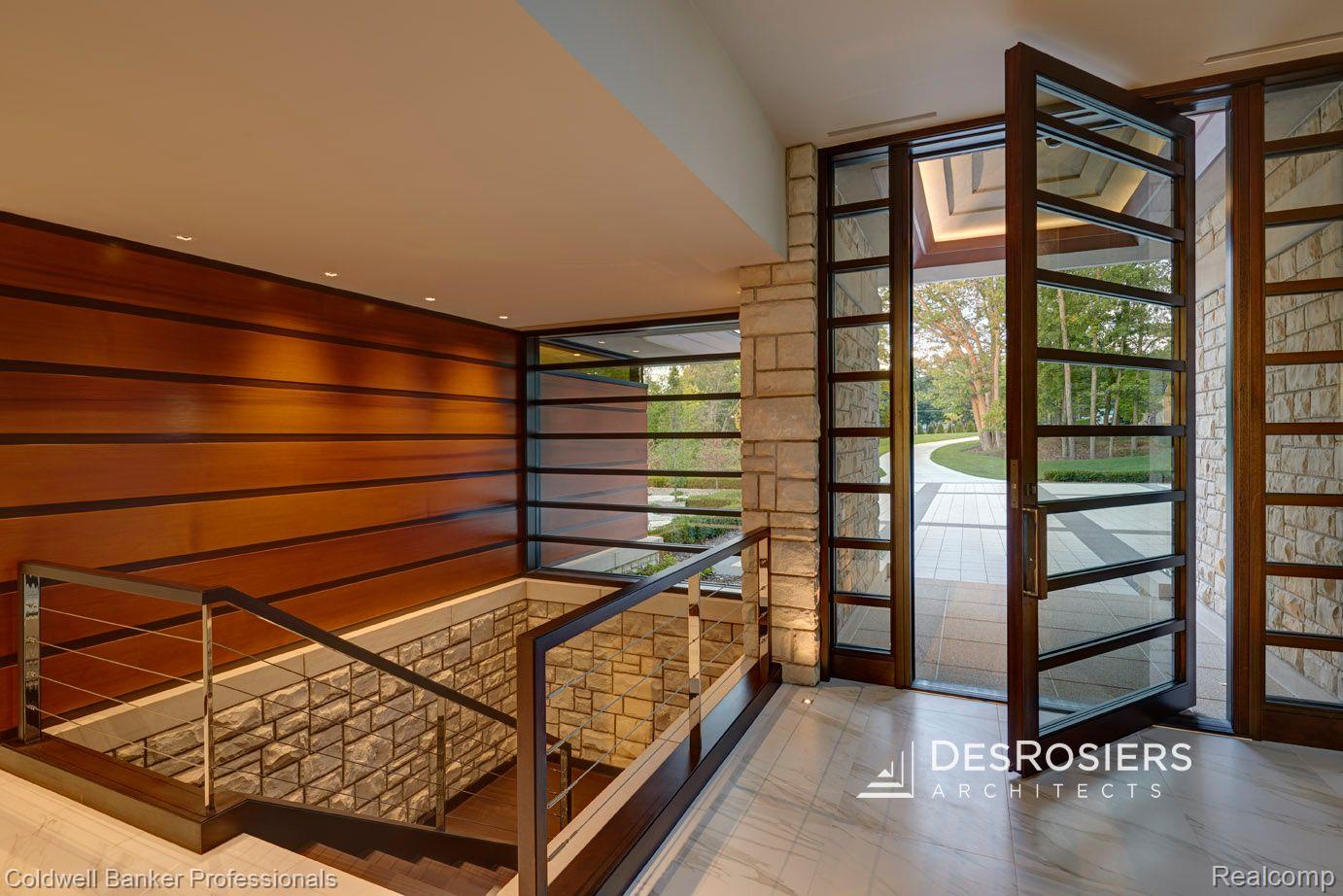 Listing images