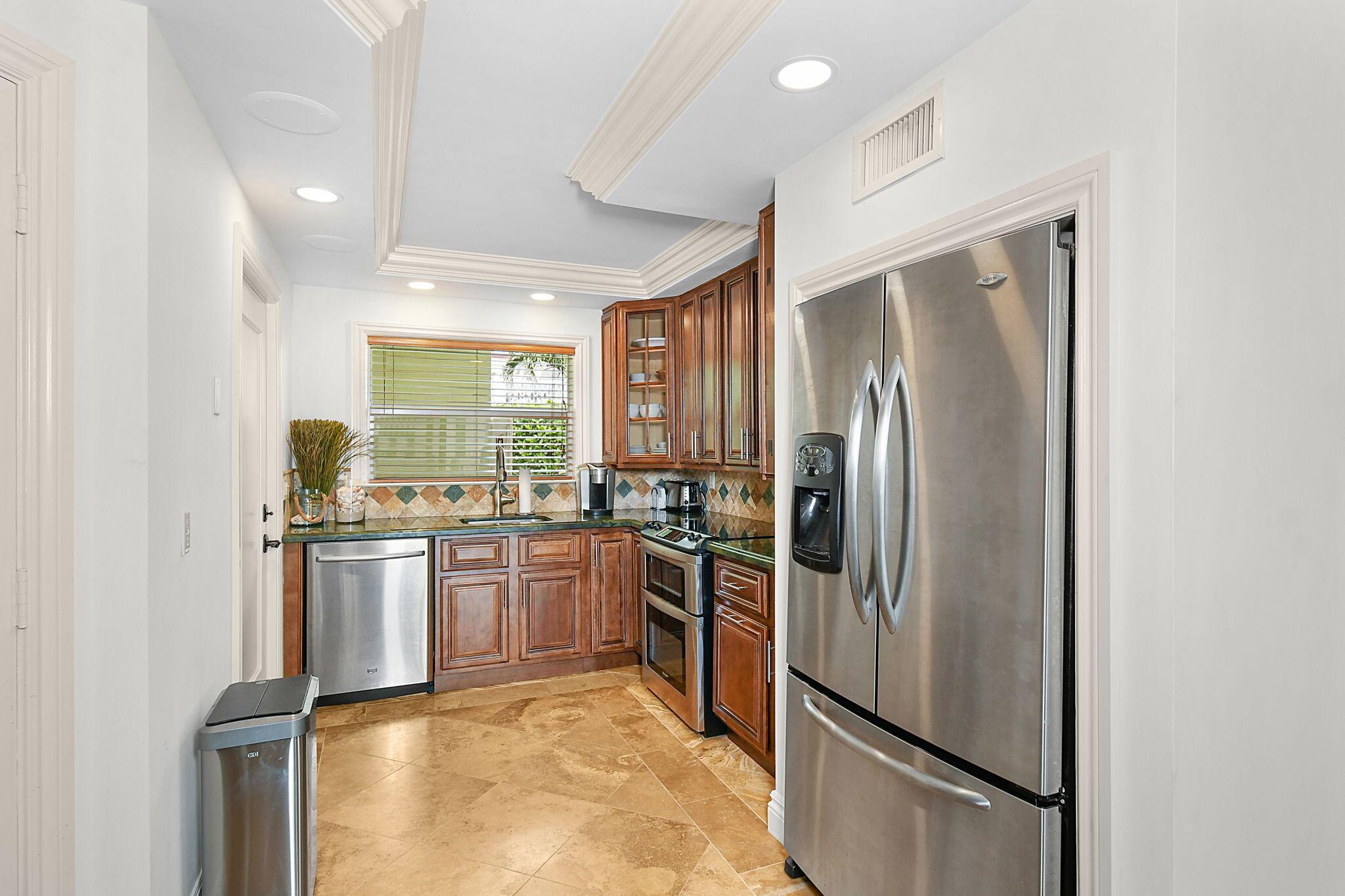 Listing images