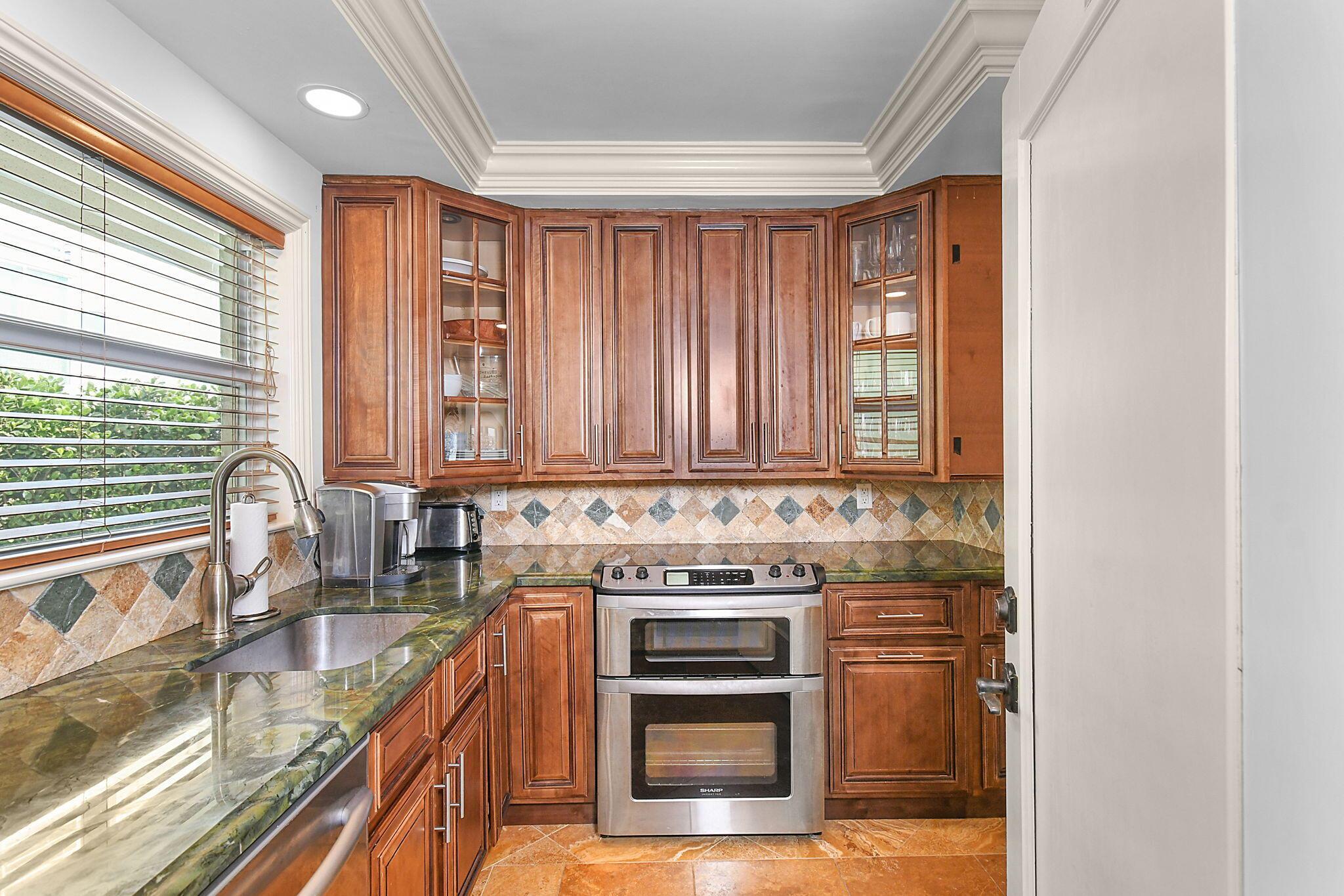 Listing images