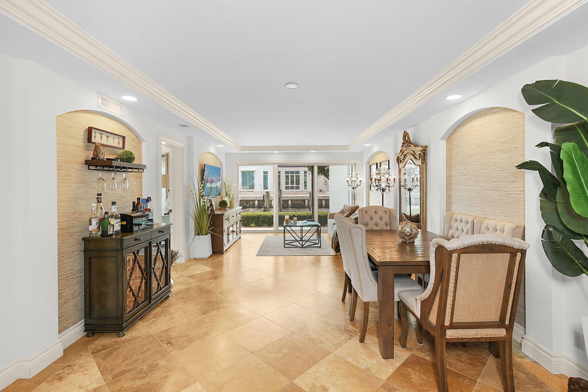 Listing images