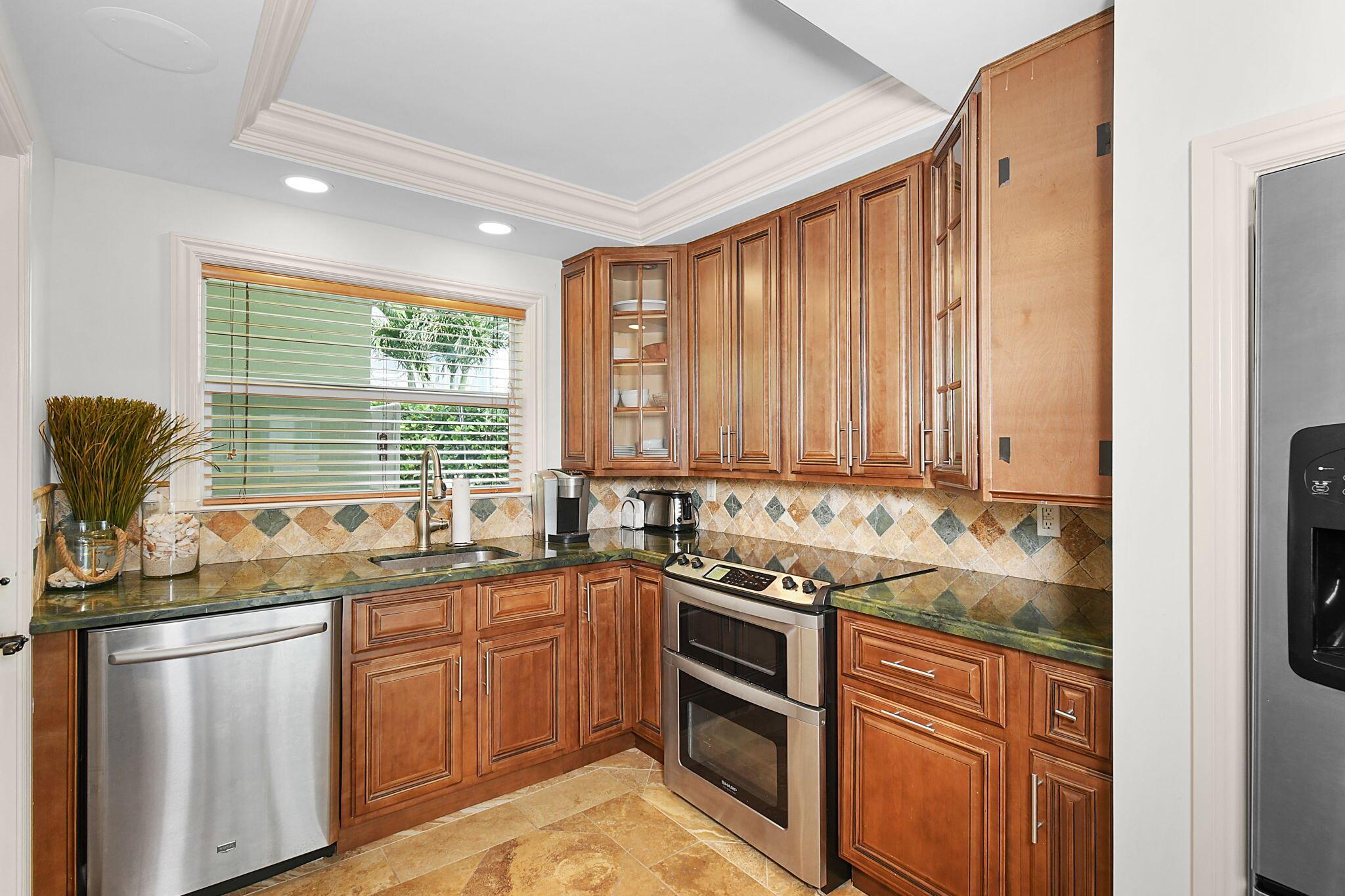 Listing images