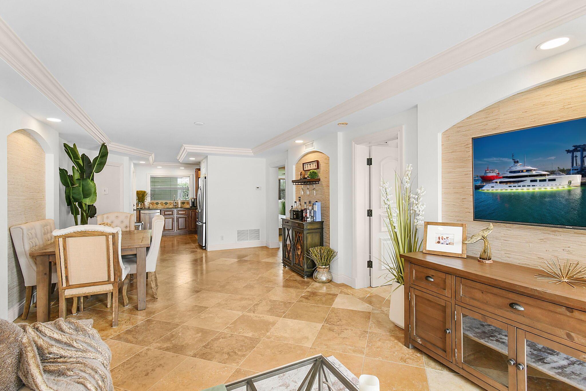 Listing images