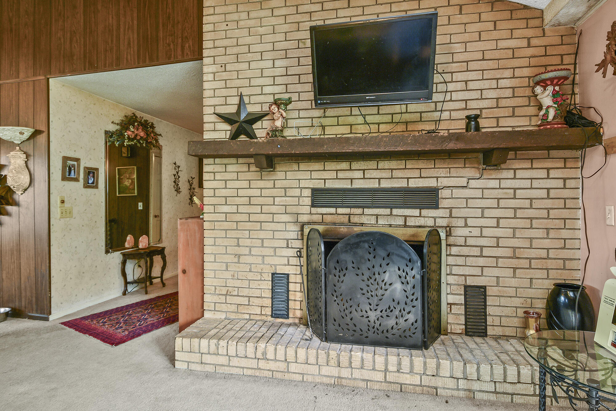 Listing images