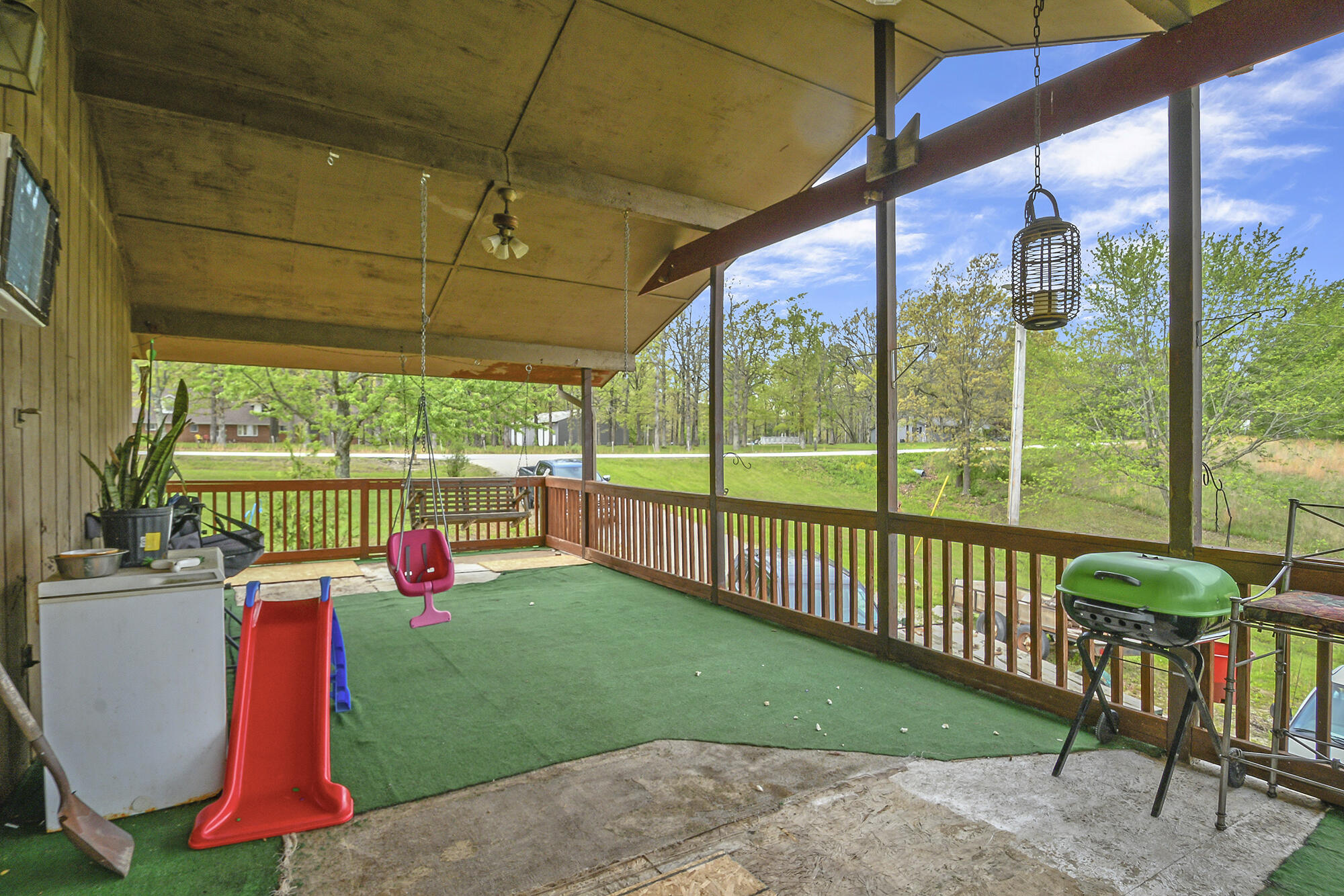 Listing images