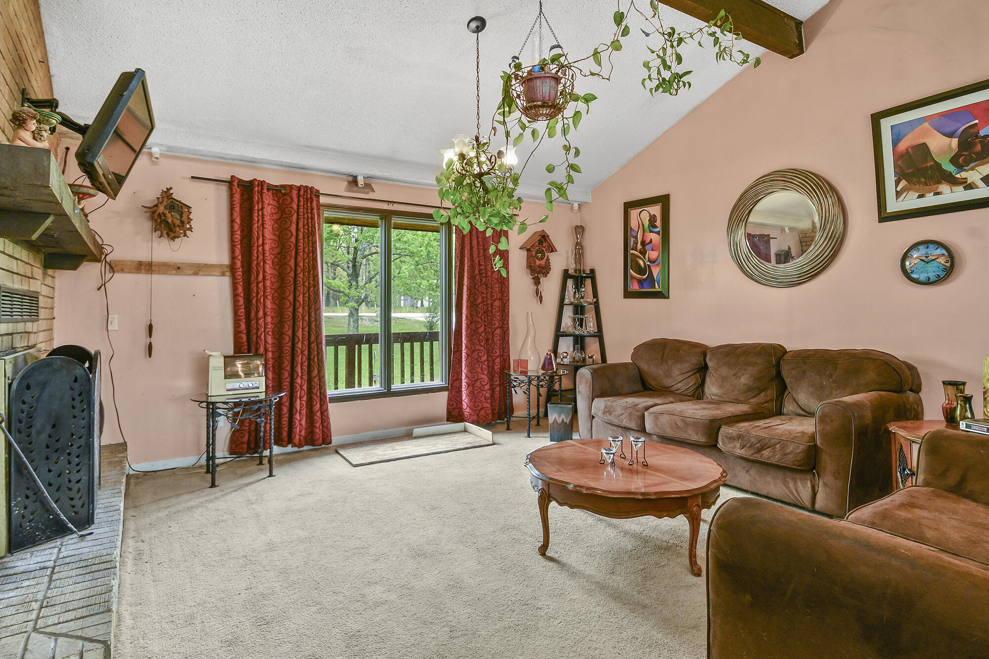 Listing images