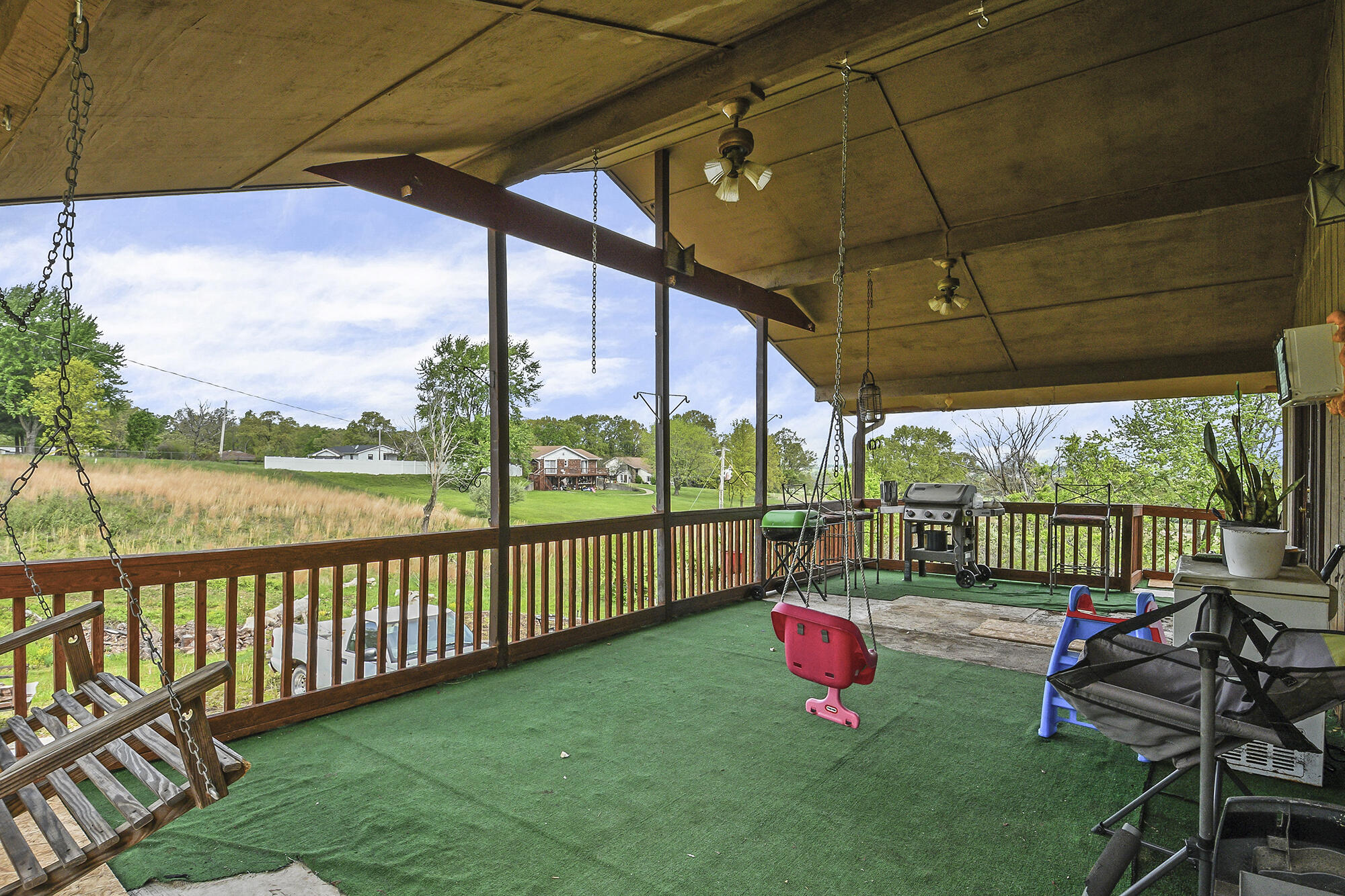 Listing images