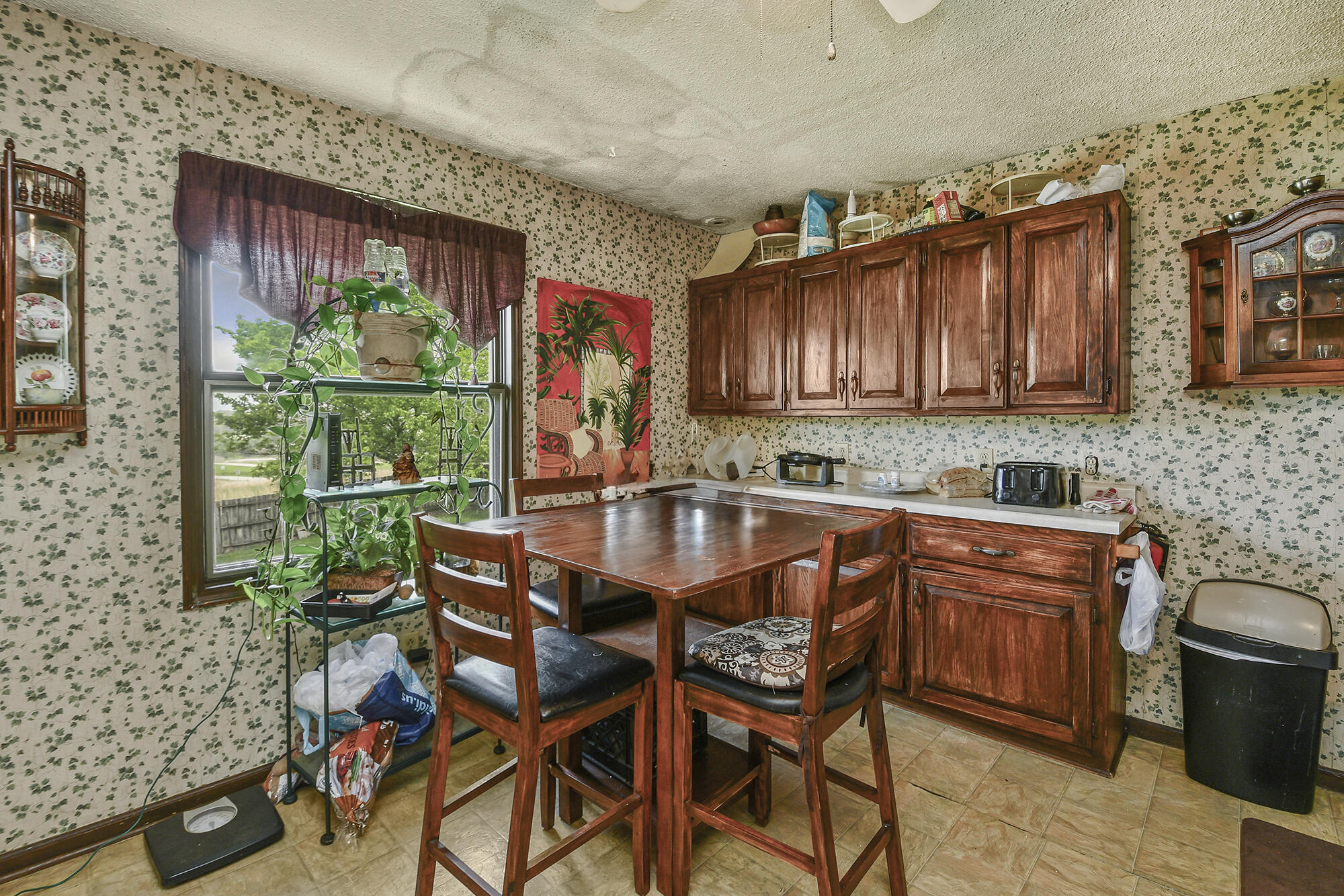 Listing images