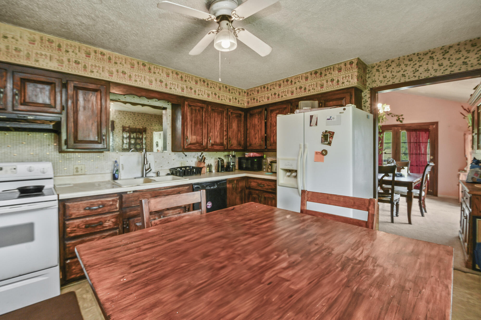 Listing images