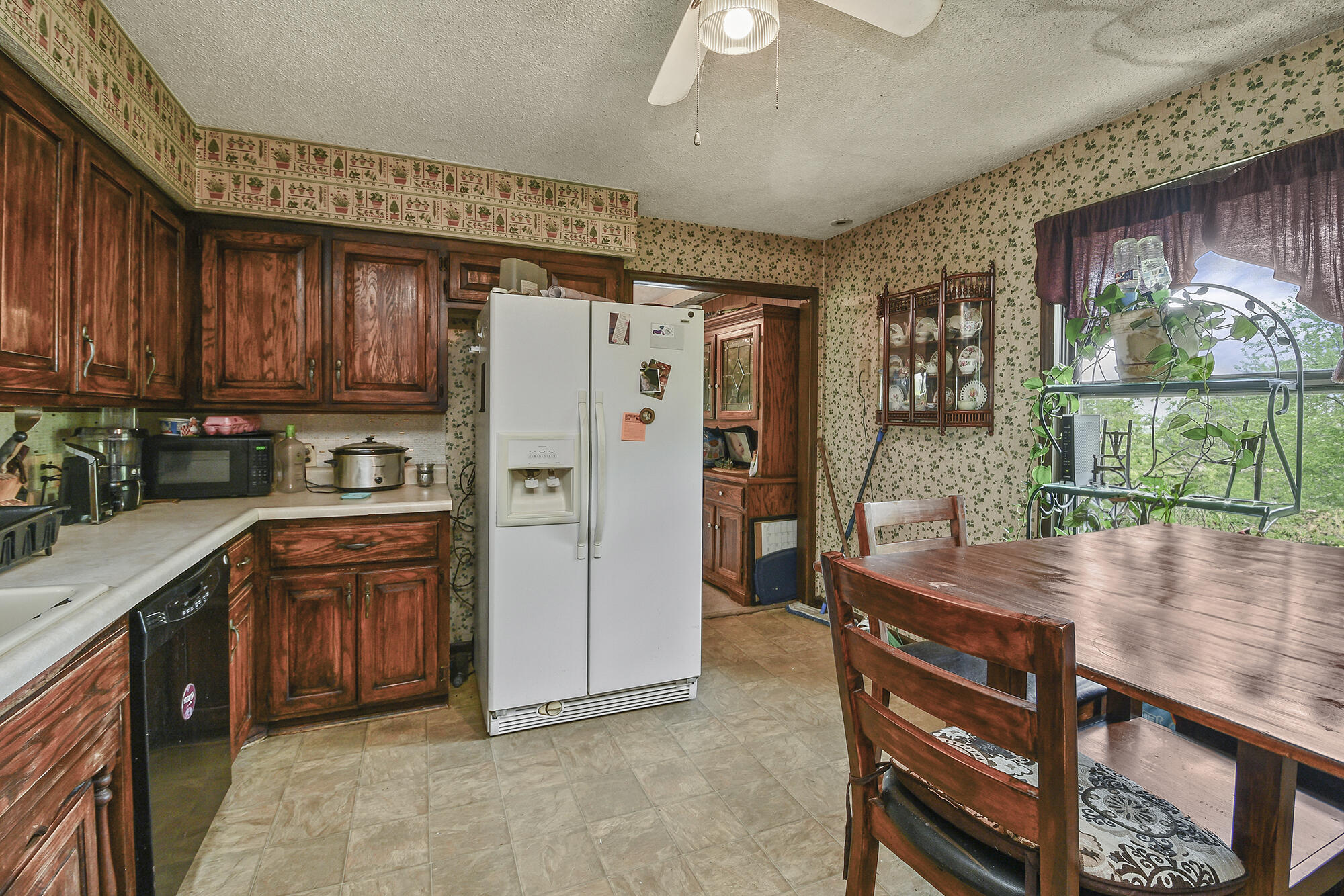 Listing images
