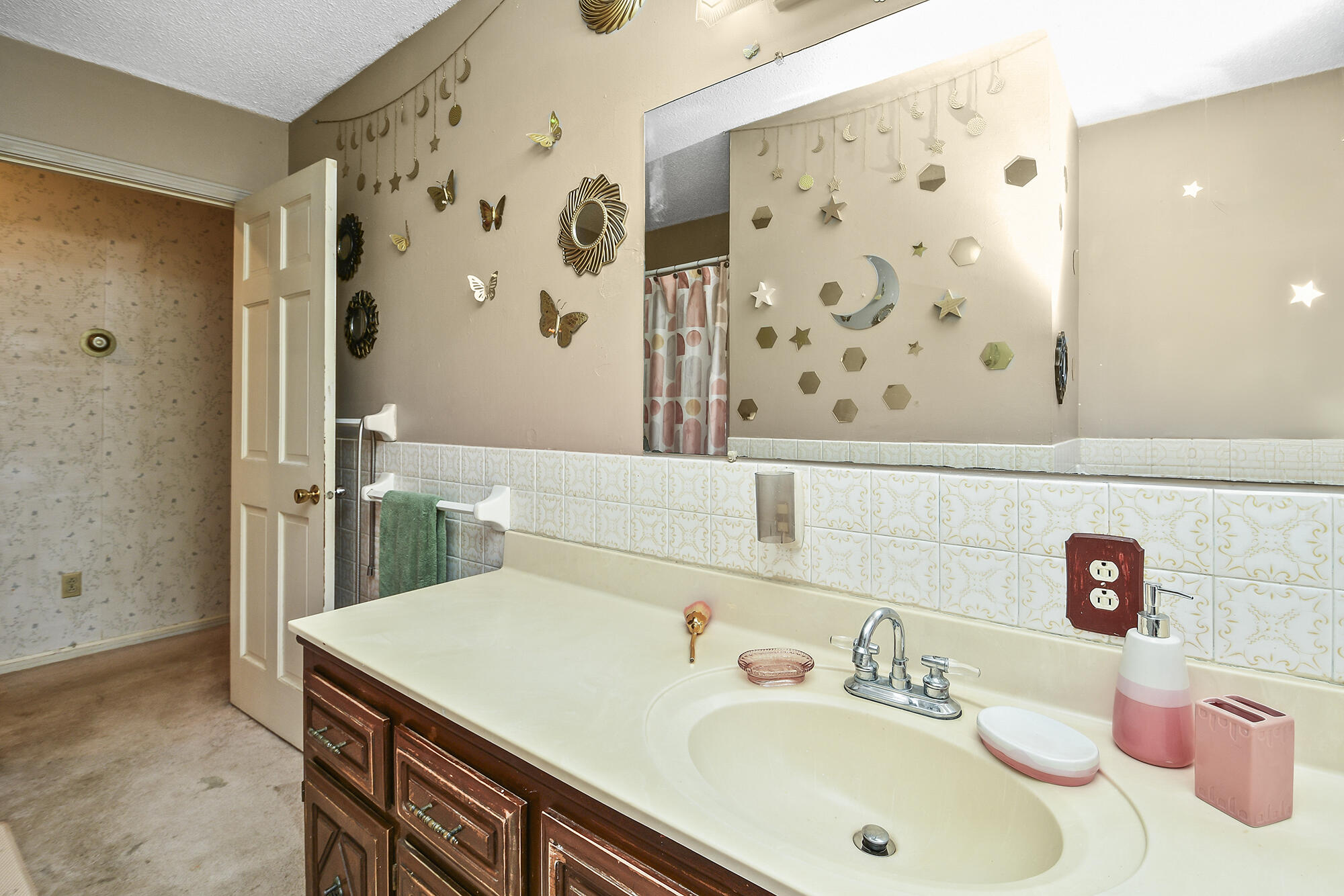 Listing images