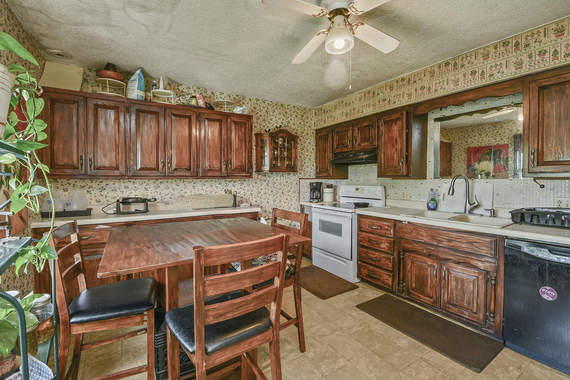 Listing images