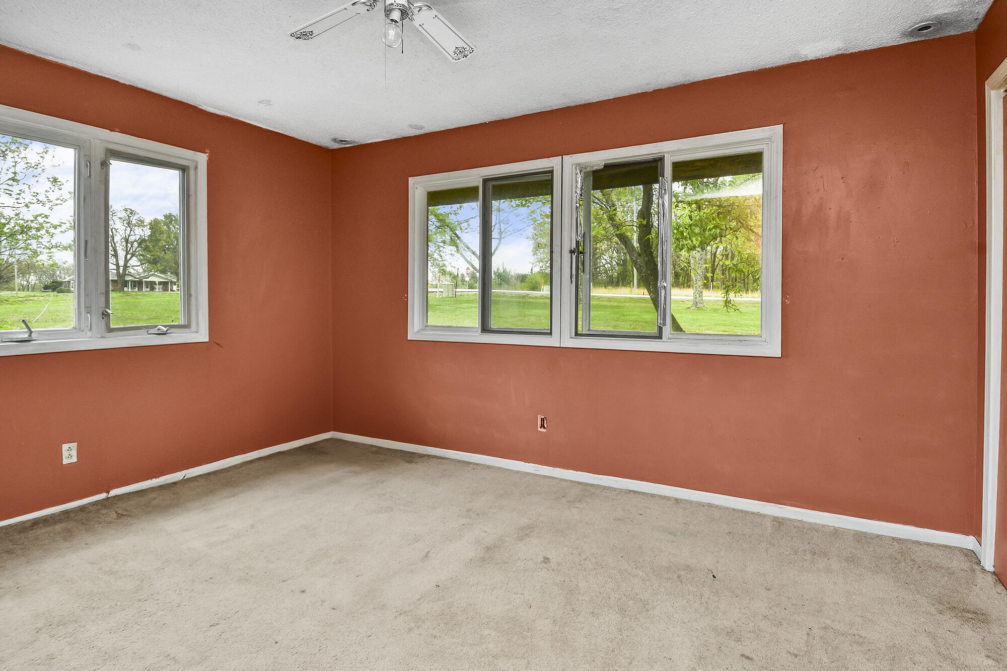 Listing images