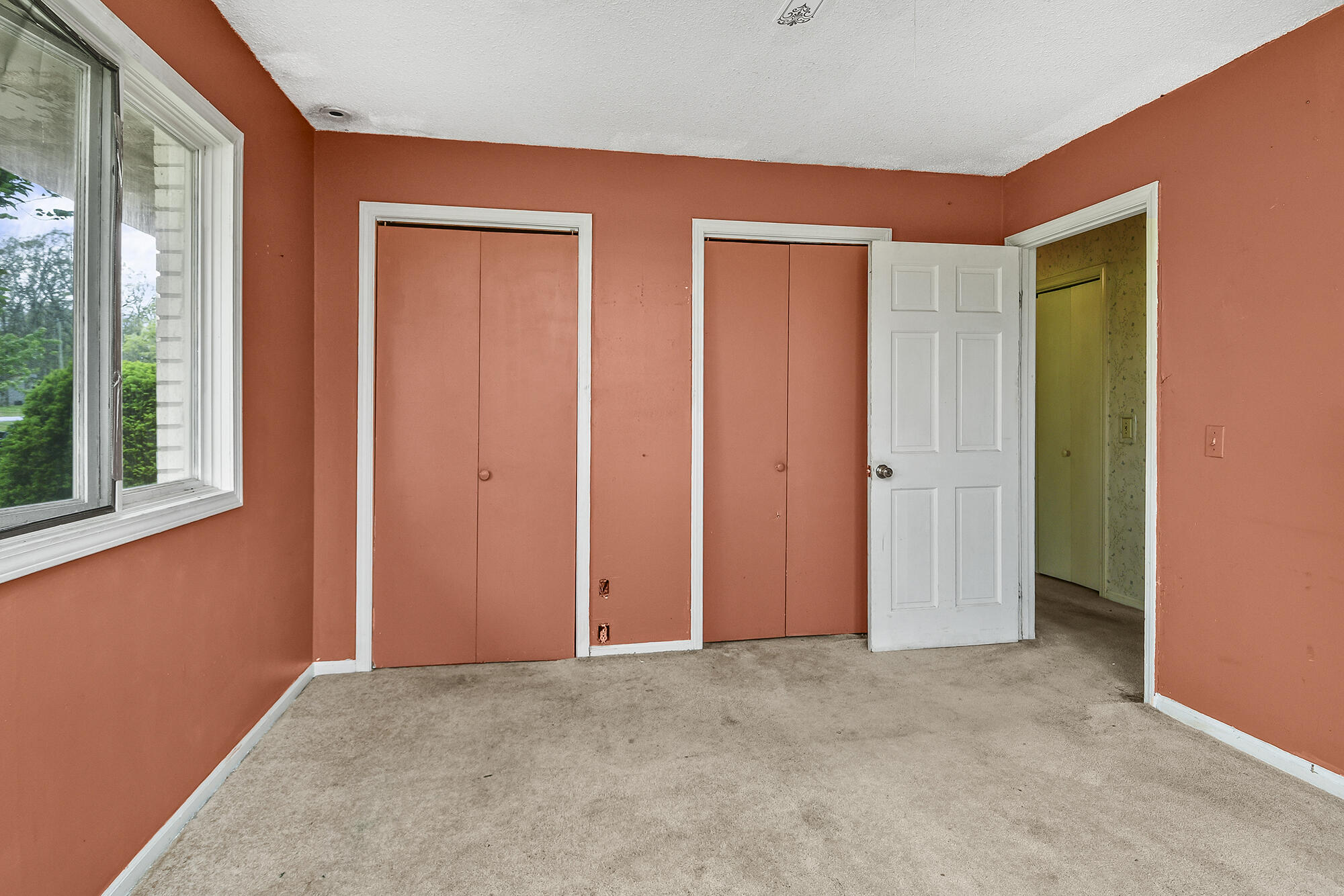 Listing images