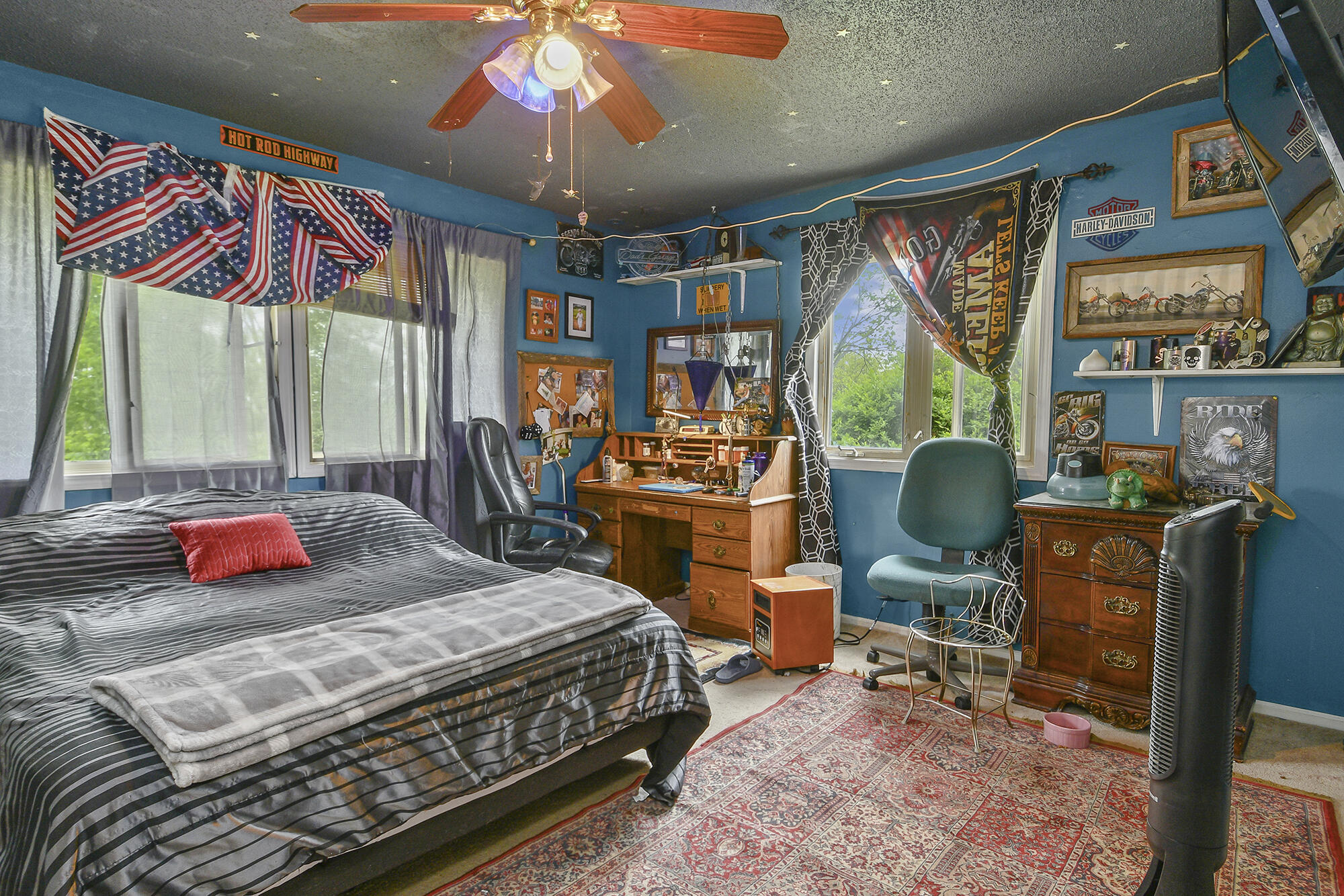 Listing images
