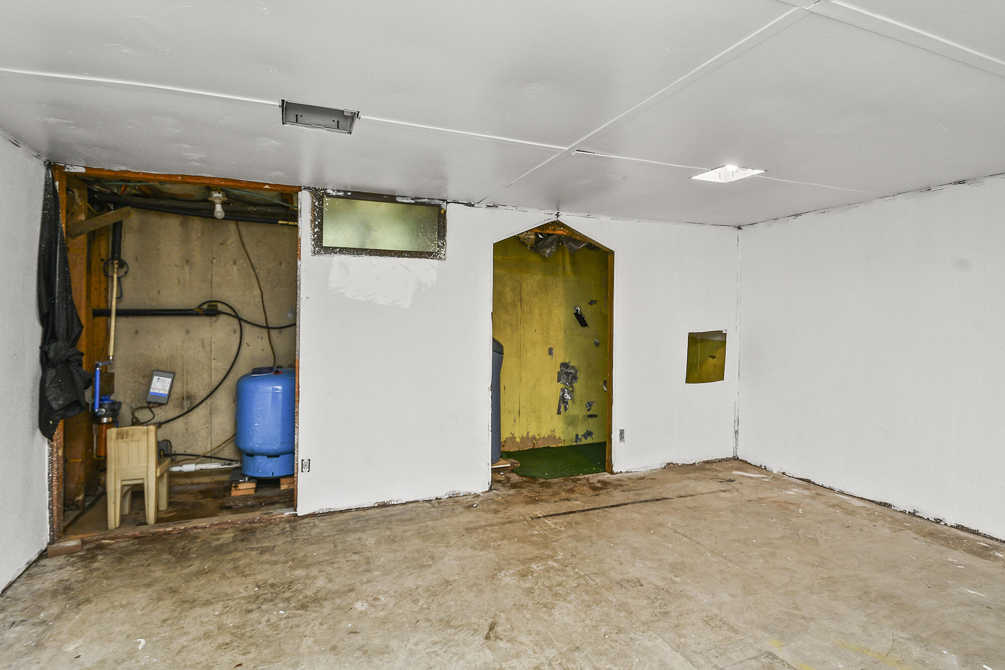 Listing images