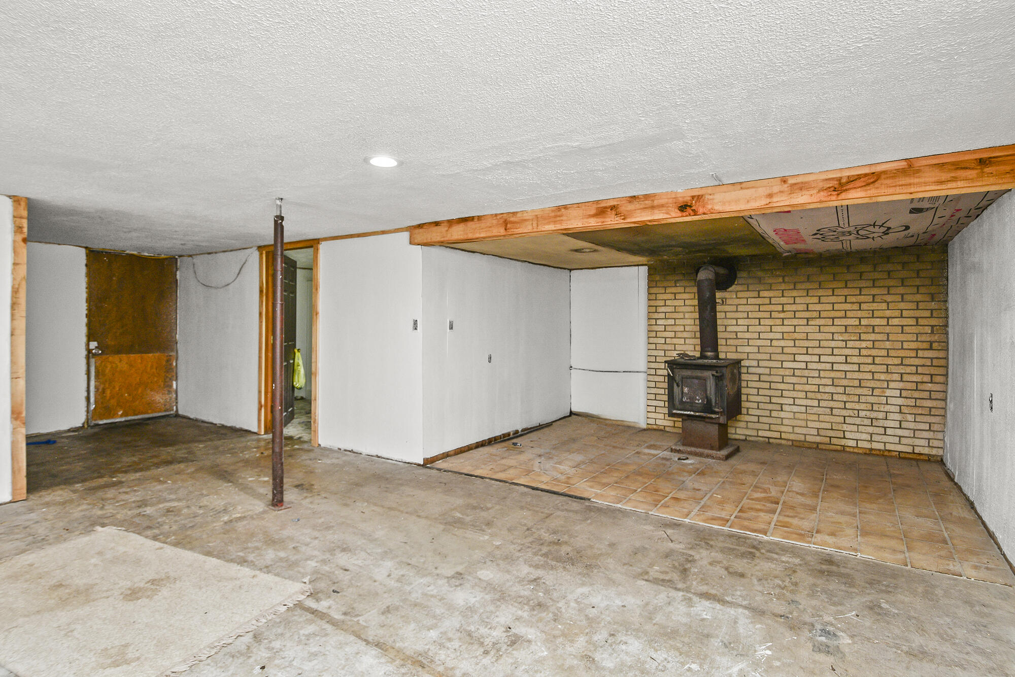 Listing images