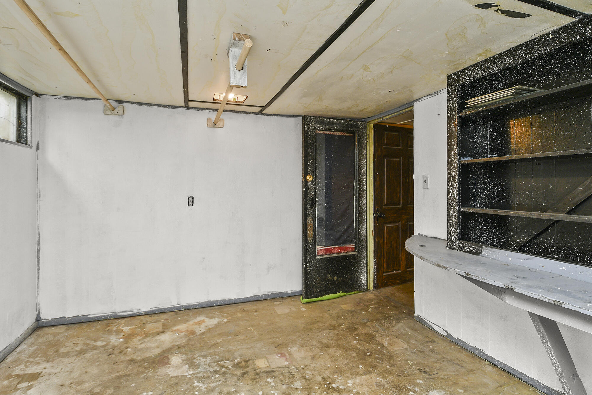 Listing images