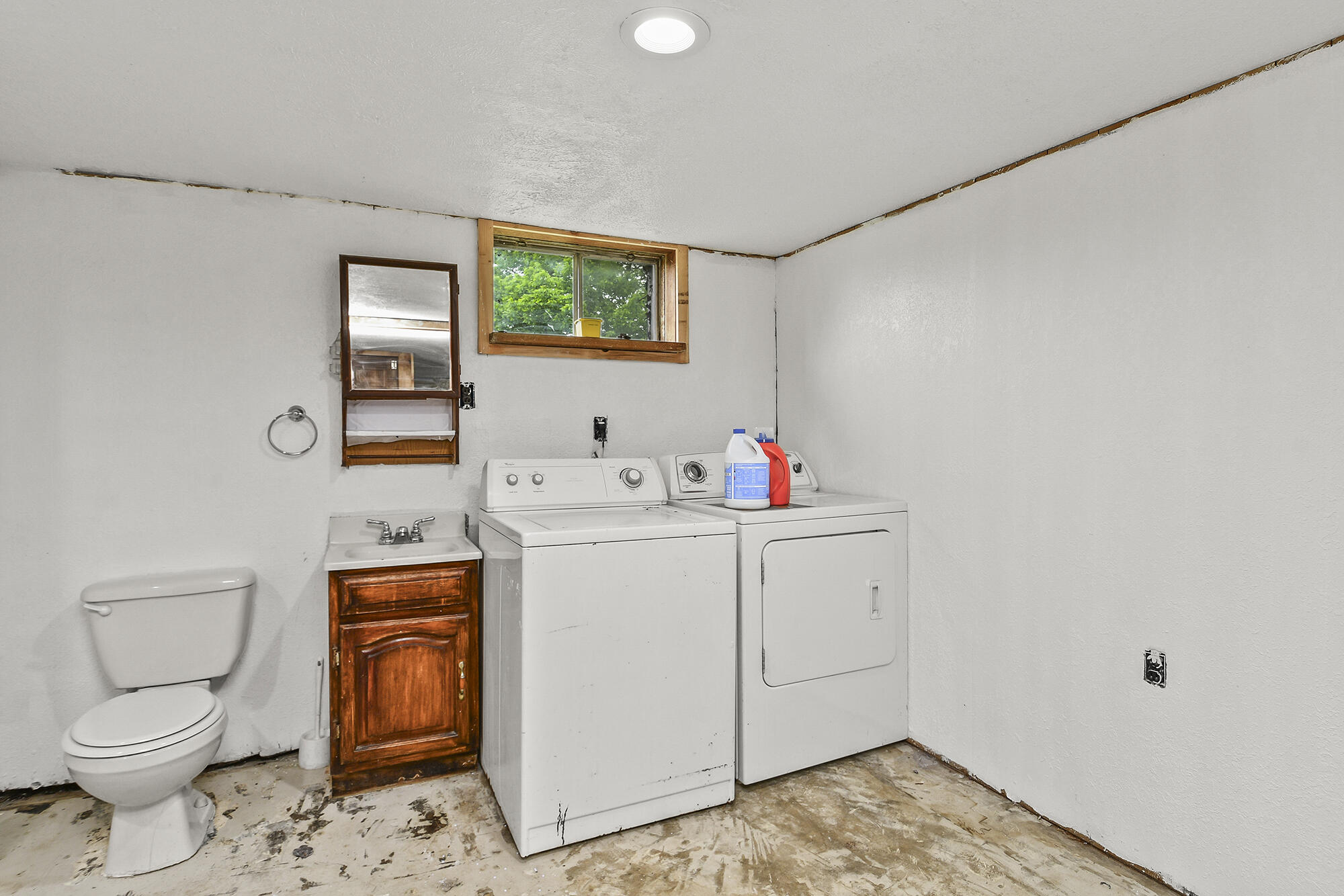 Listing images