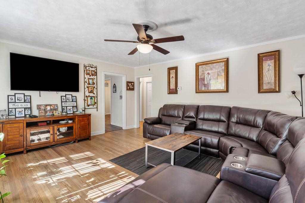 Listing images