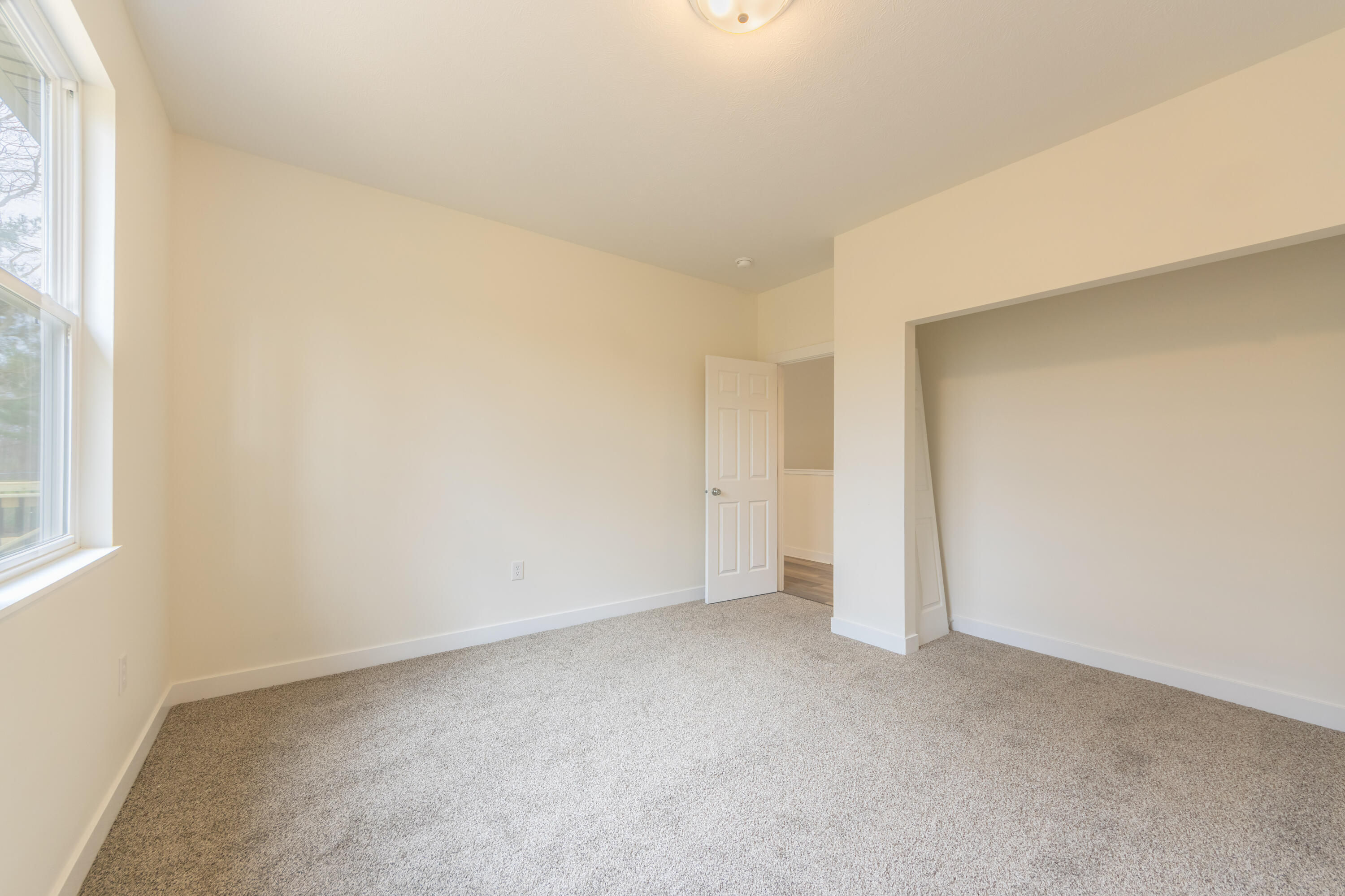 Listing images