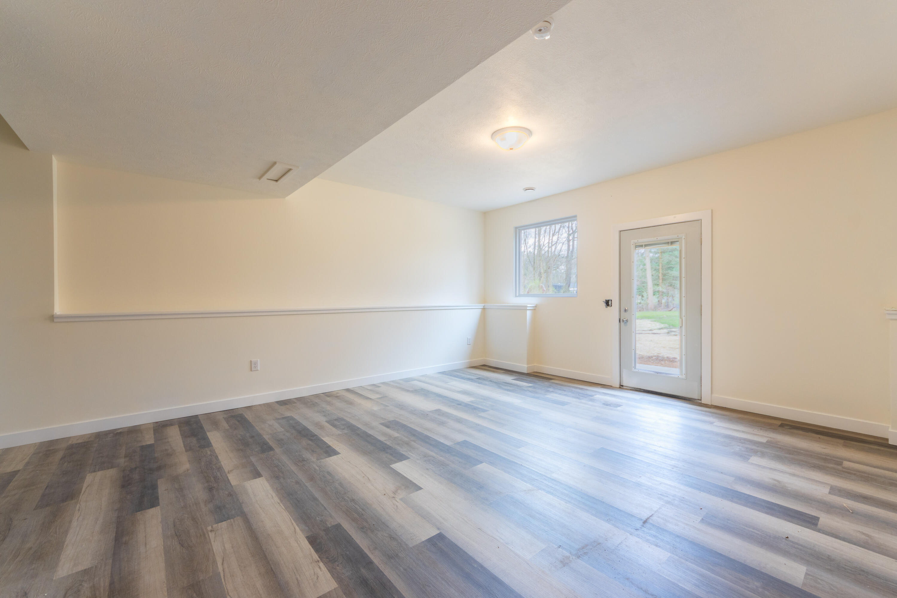 Listing images