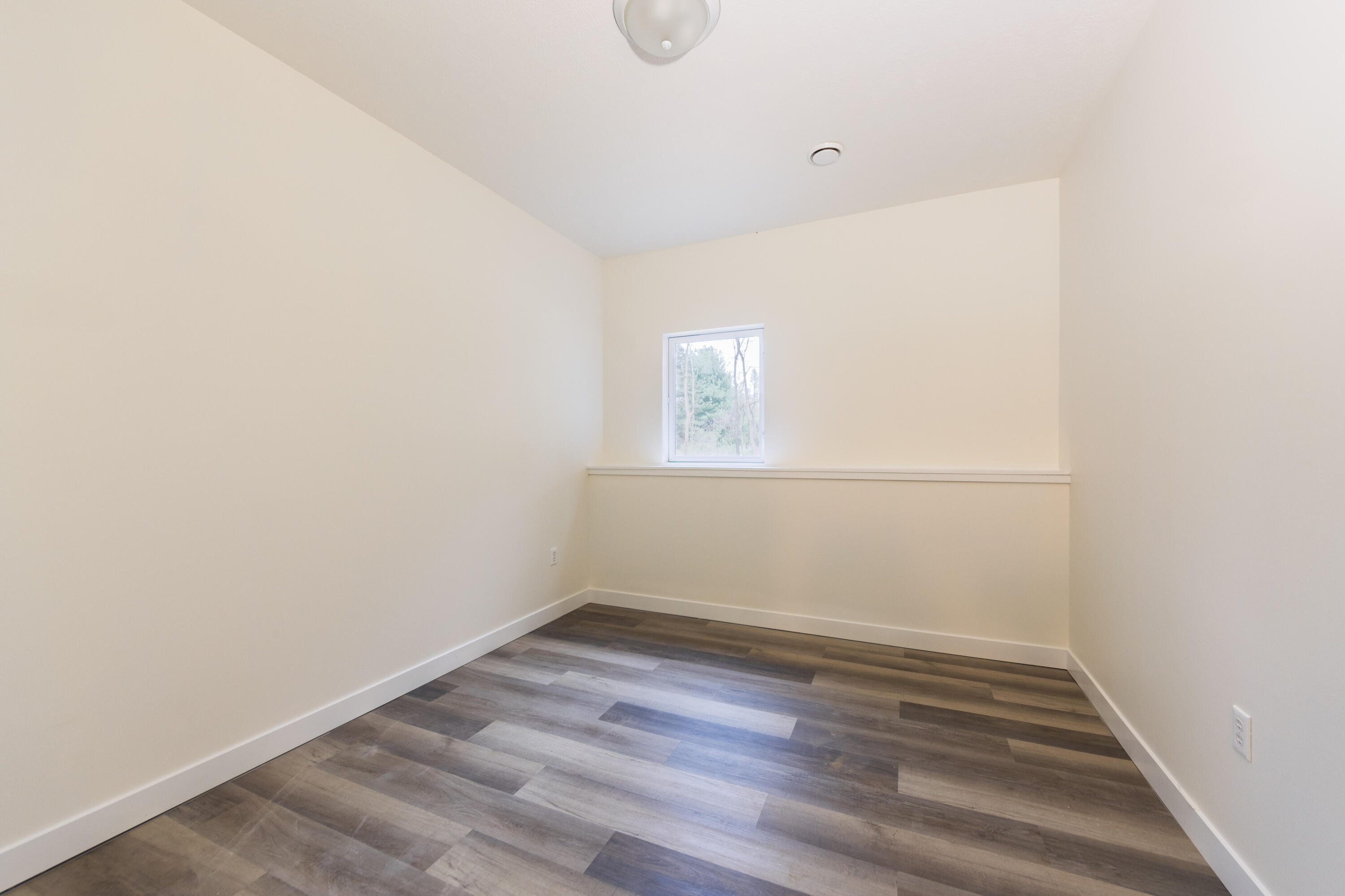 Listing images