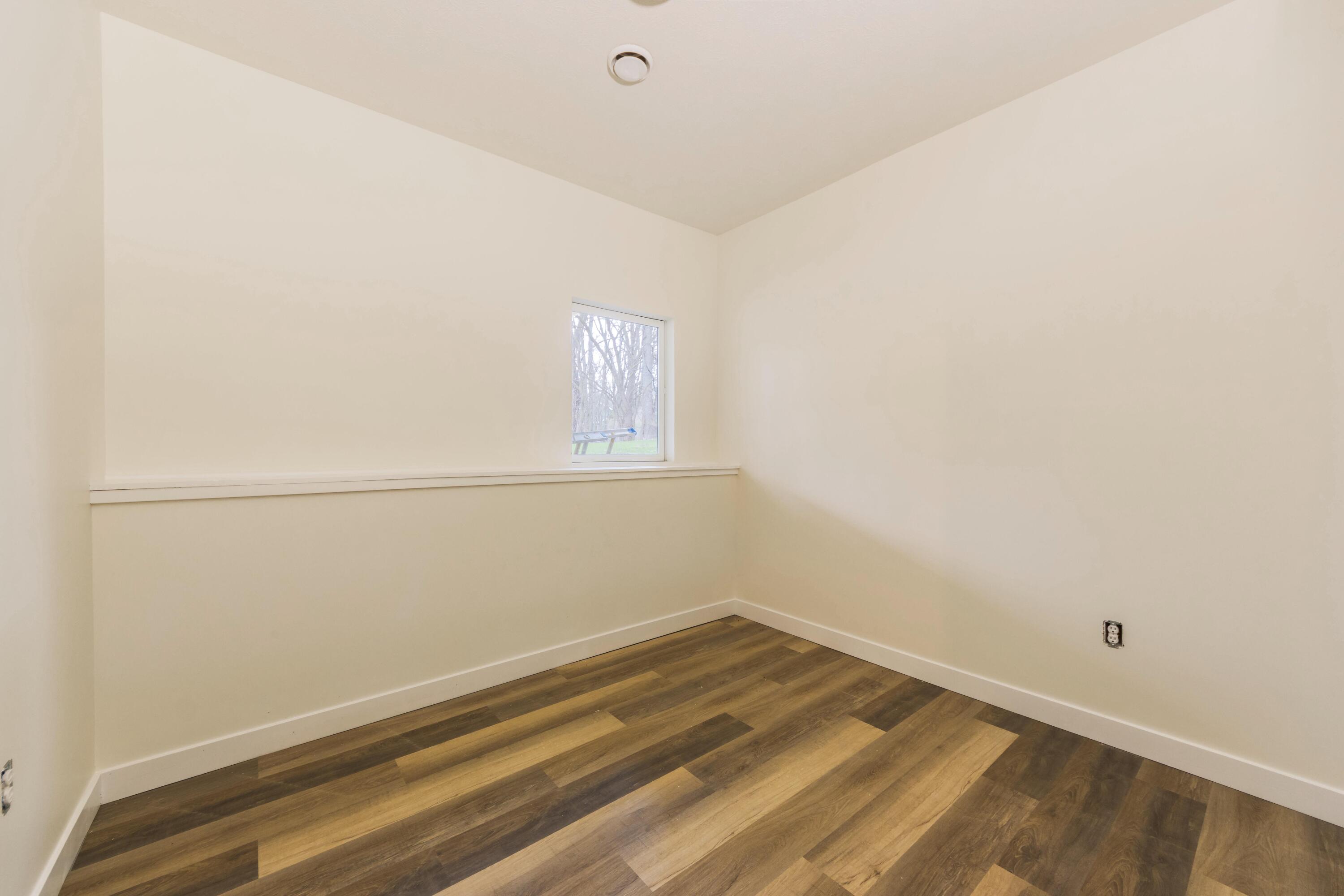 Listing images