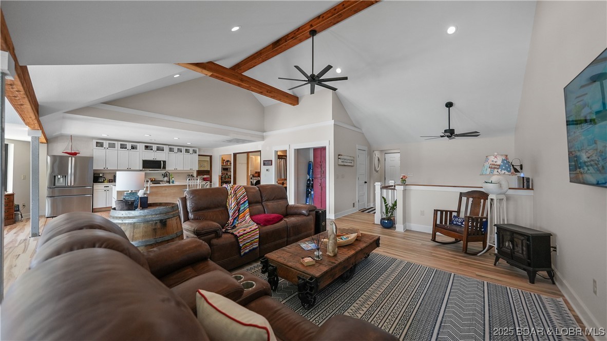Listing images