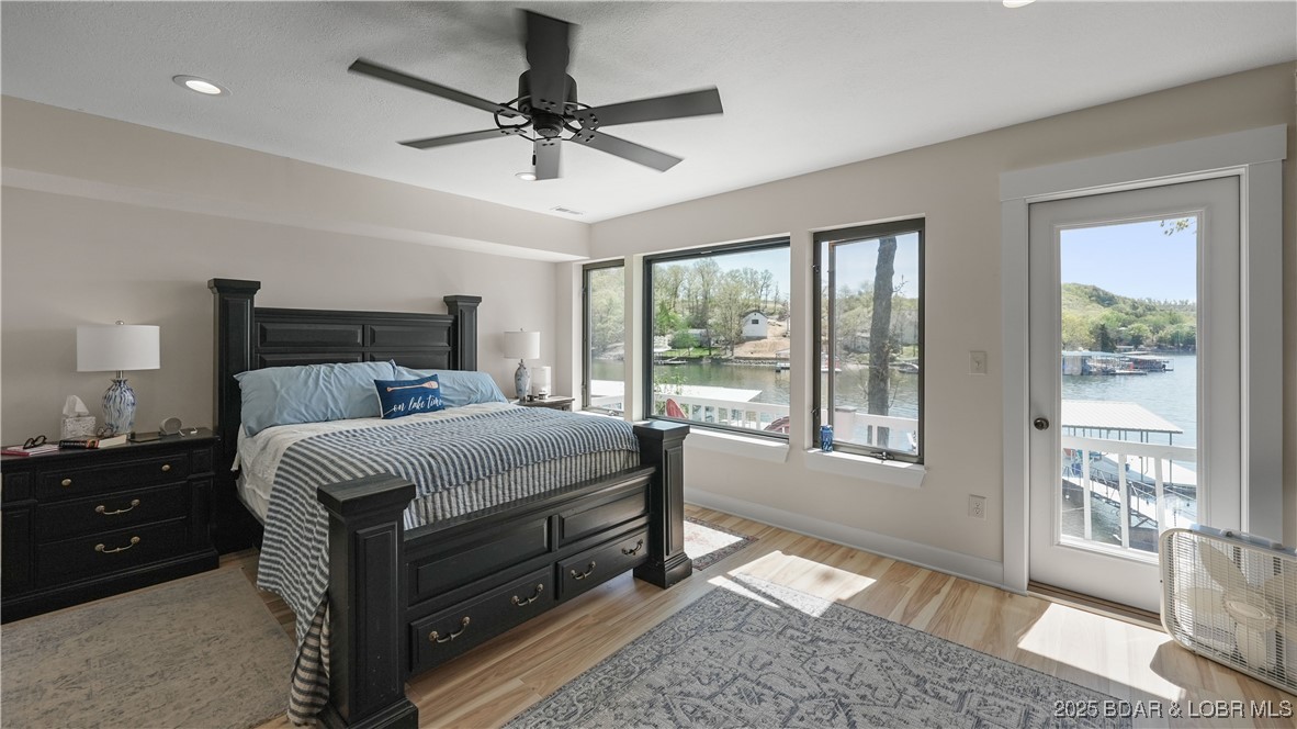 Listing images
