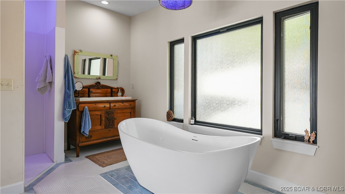 Listing images