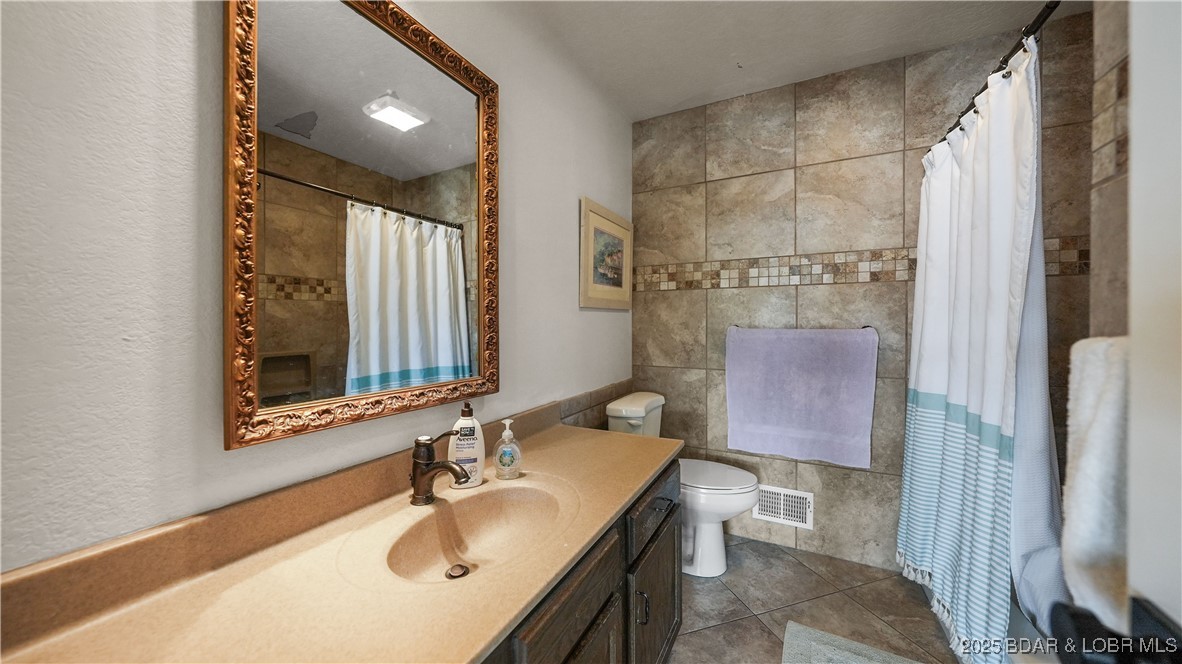 Listing images