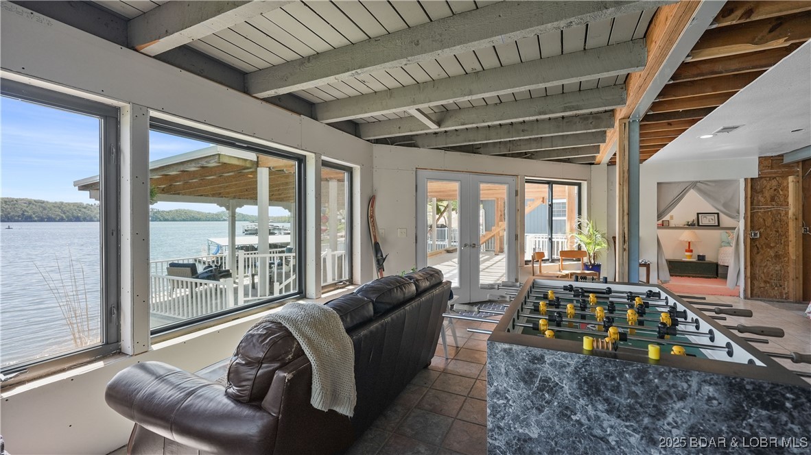 Listing images