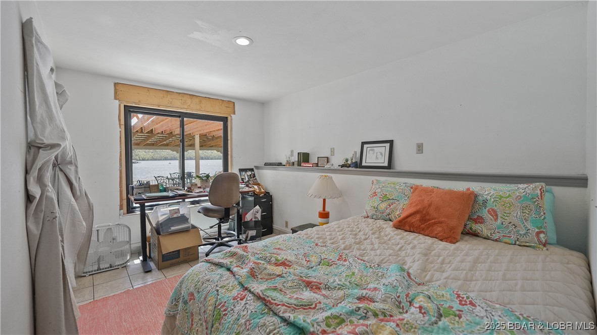 Listing images