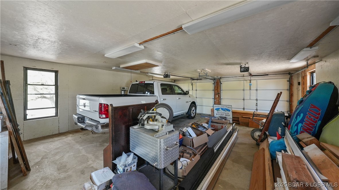 Listing images