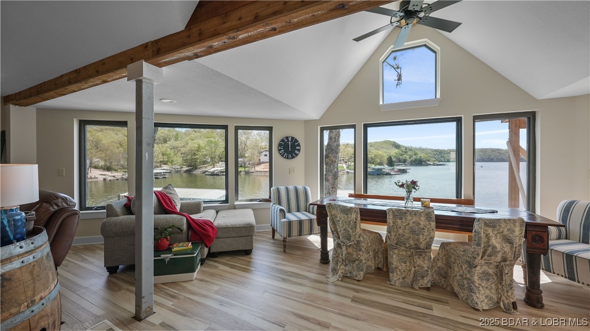 Listing images