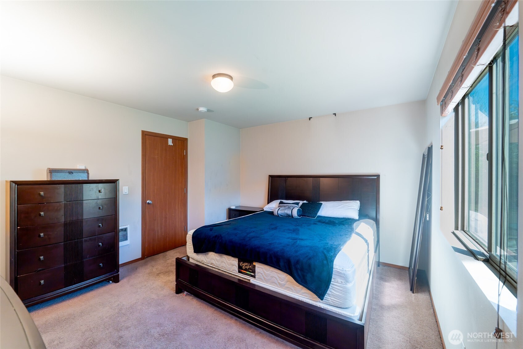 Listing images