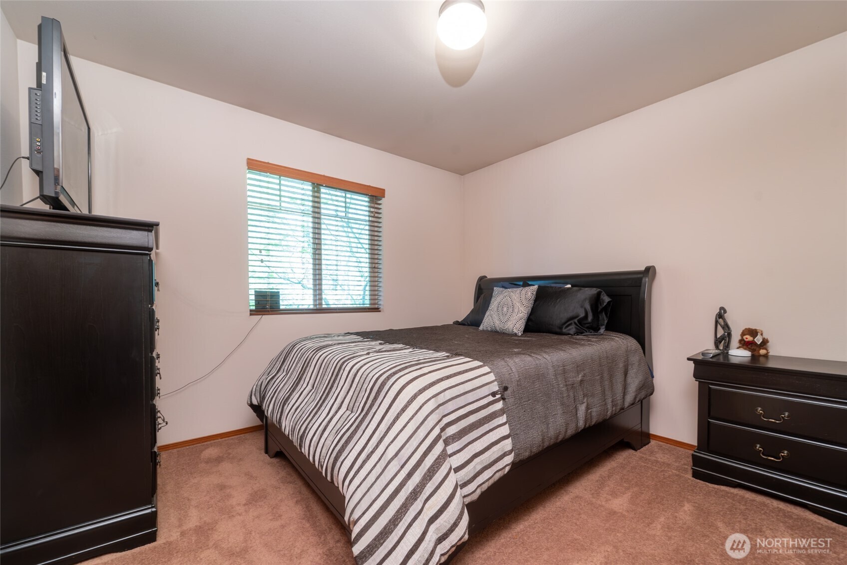 Listing images