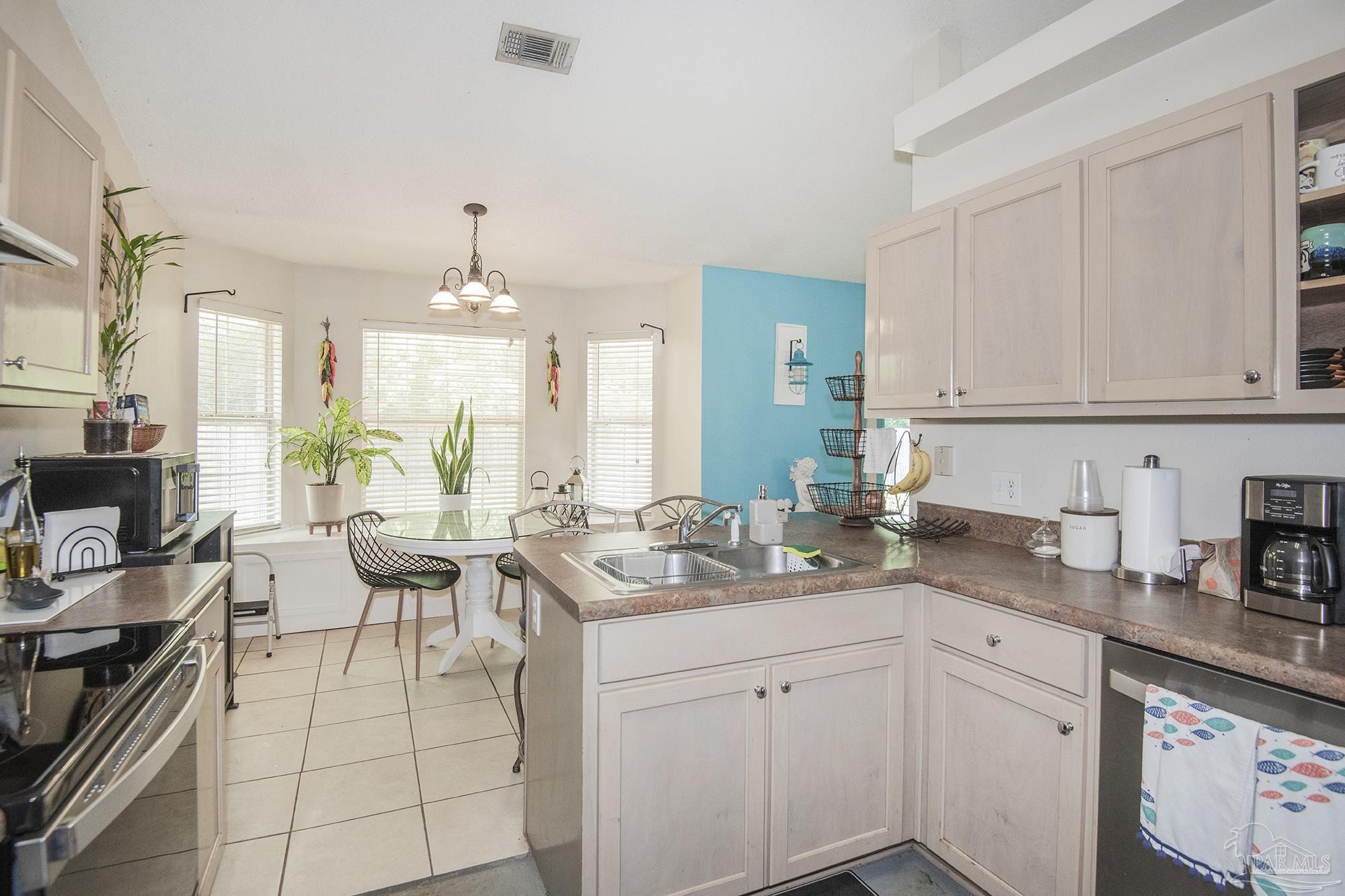 Listing images