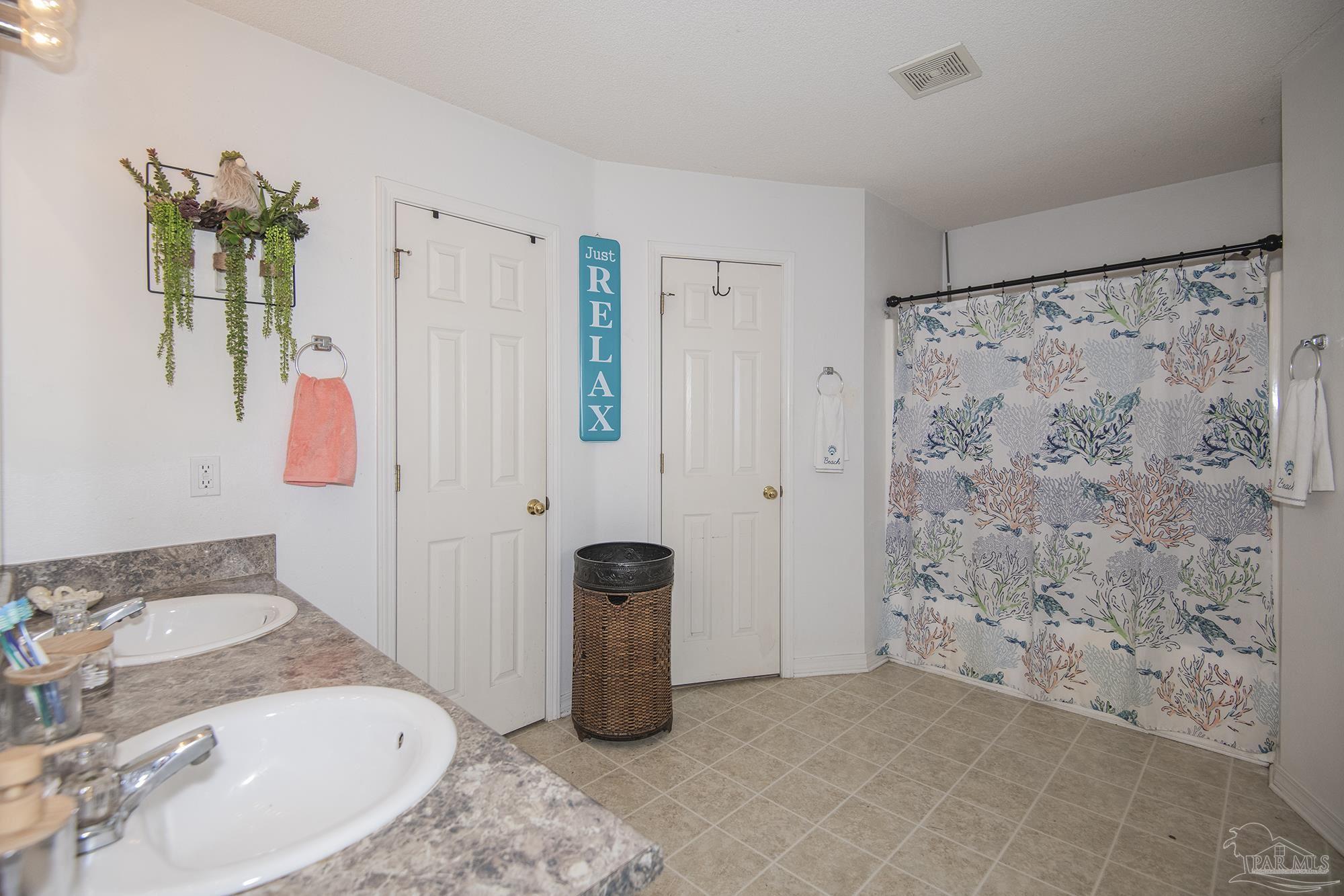 Listing images