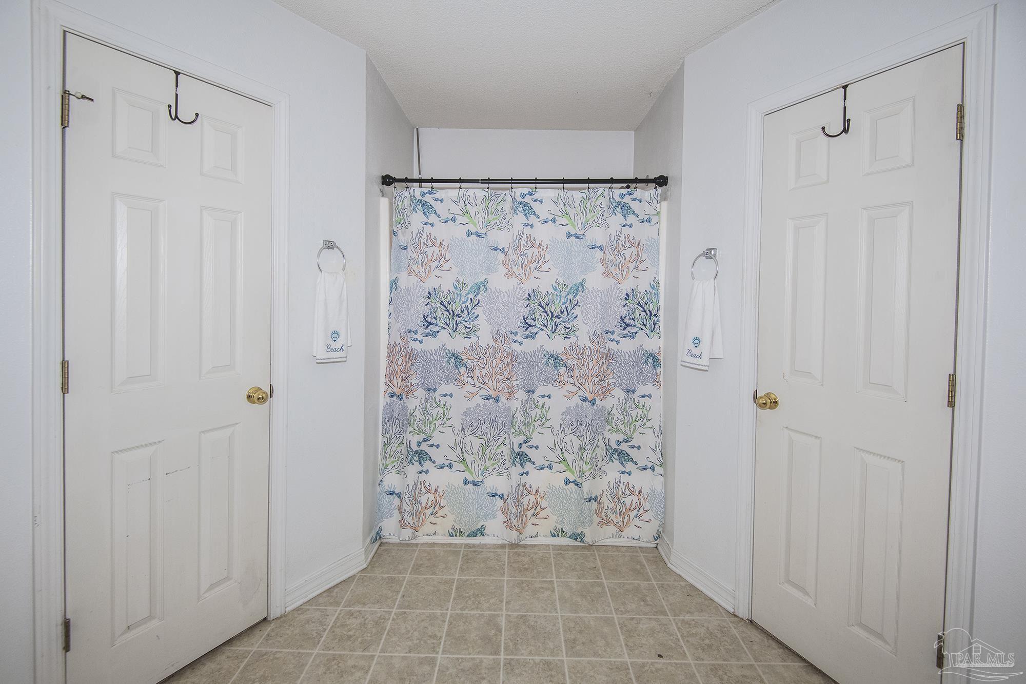 Listing images
