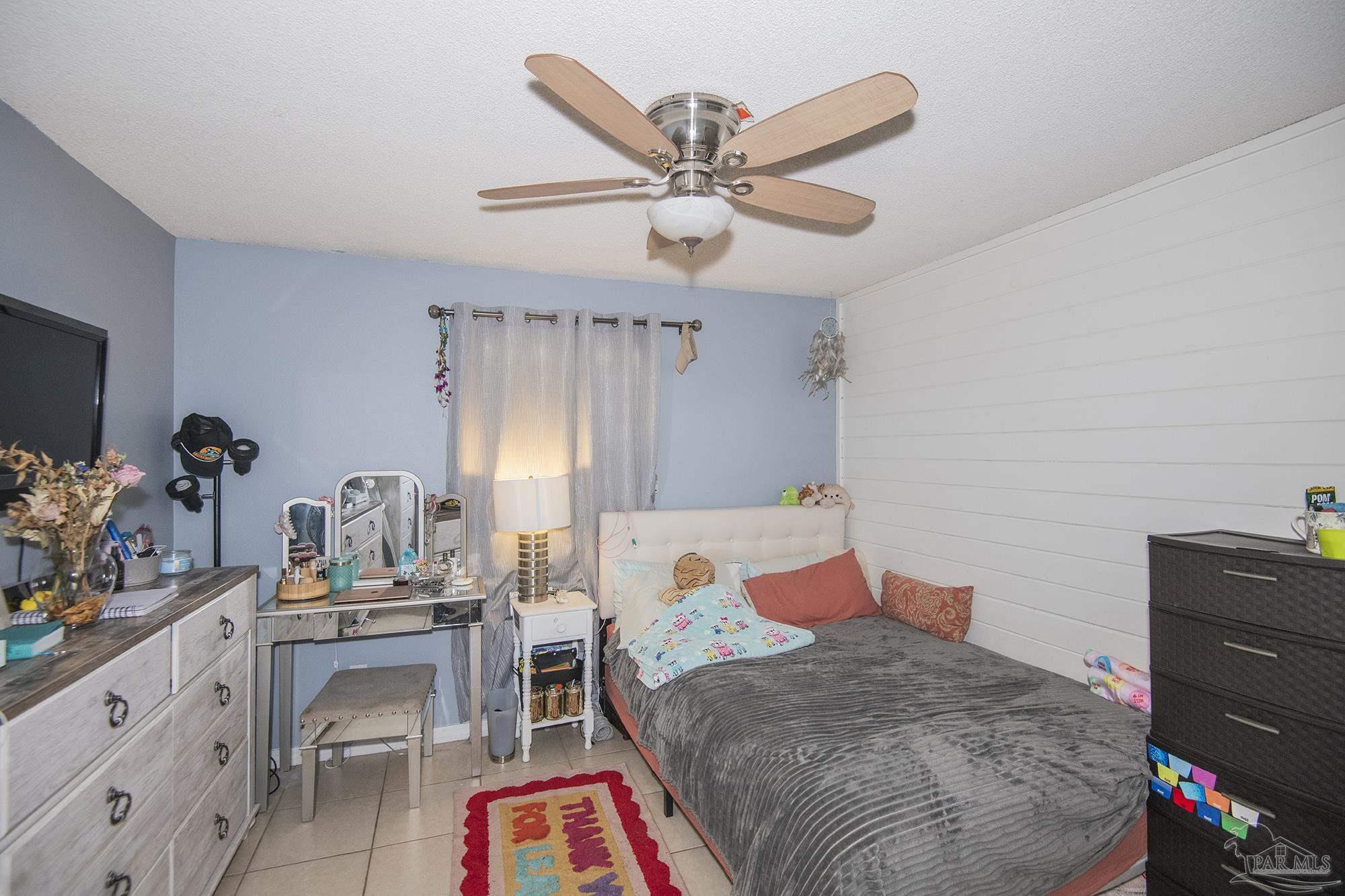 Listing images