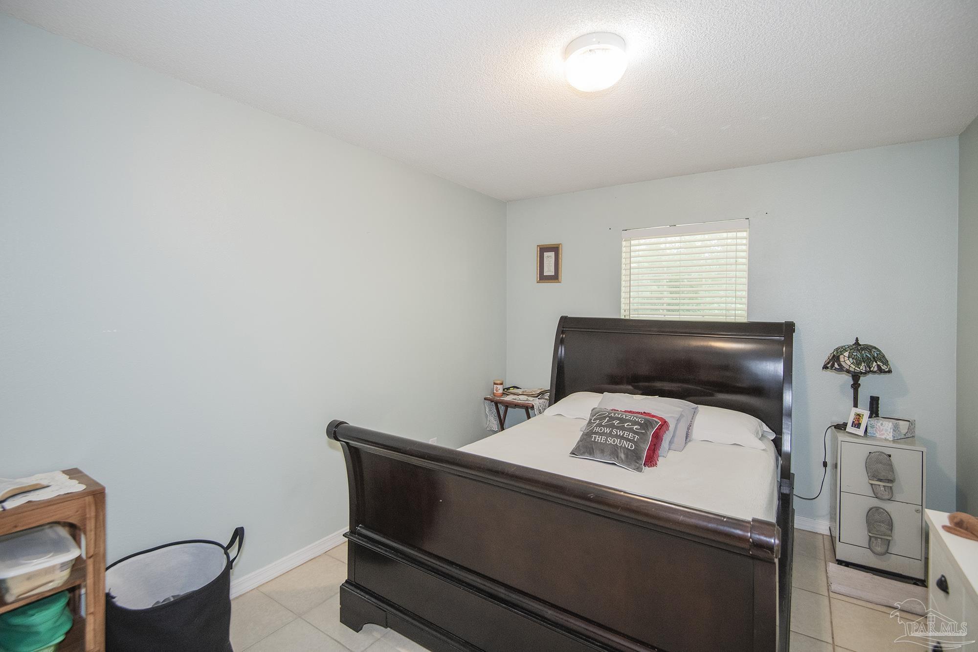 Listing images