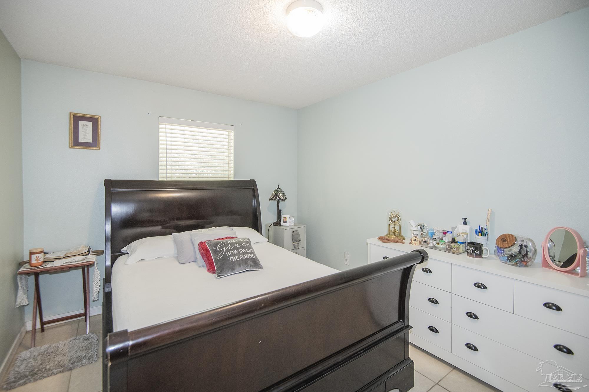 Listing images