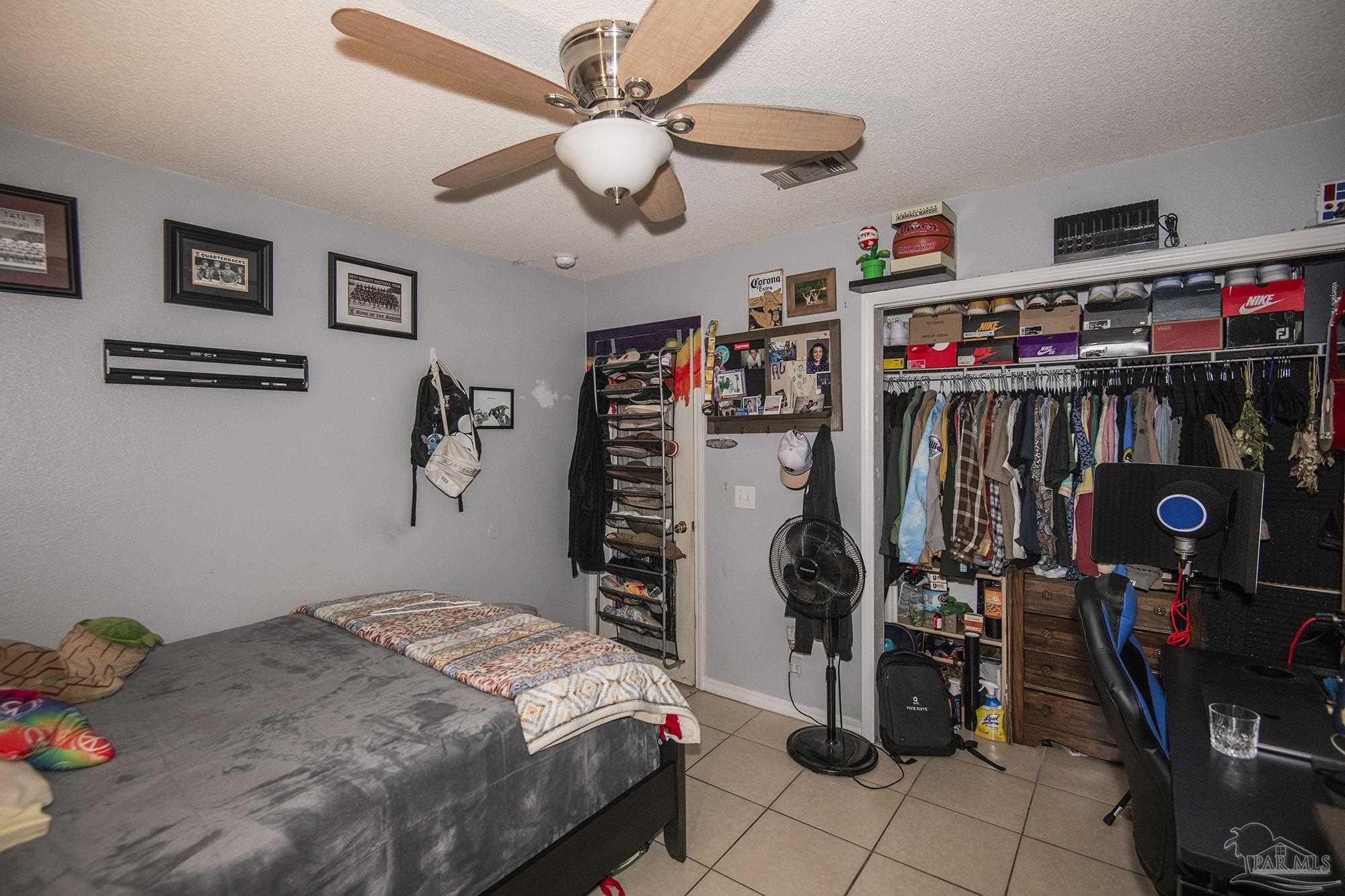 Listing images