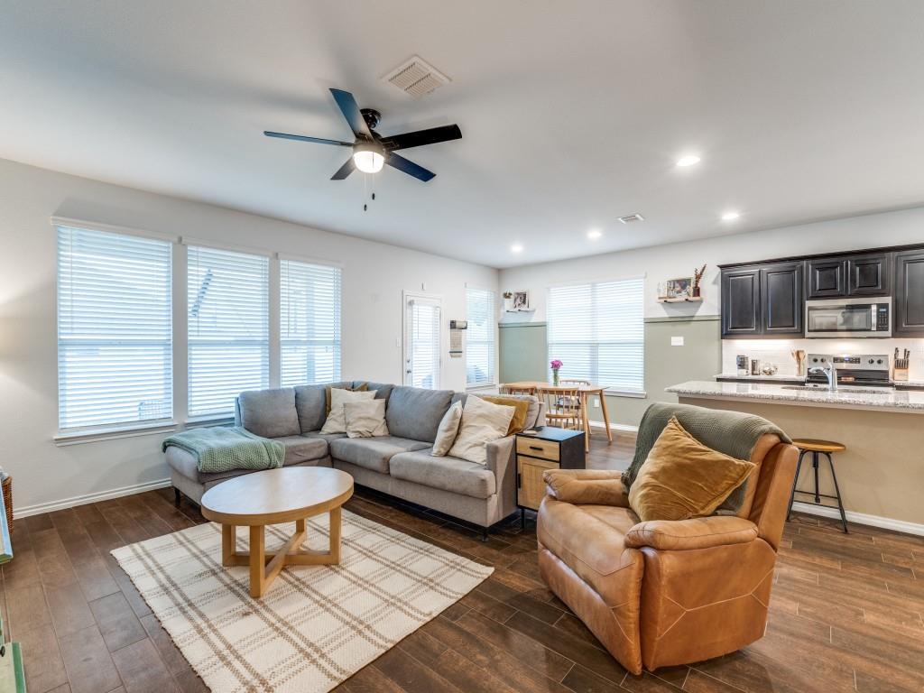 Listing images