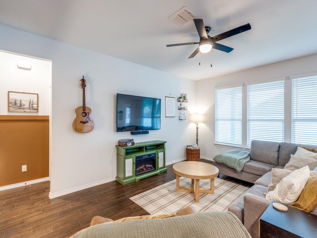 Listing images