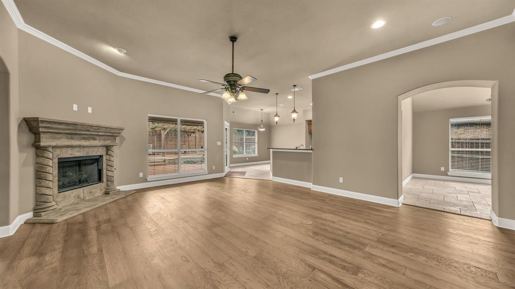 Listing images