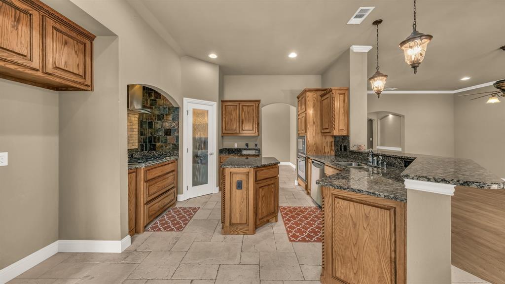 Listing images