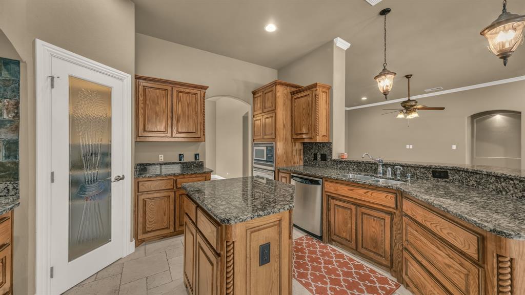 Listing images