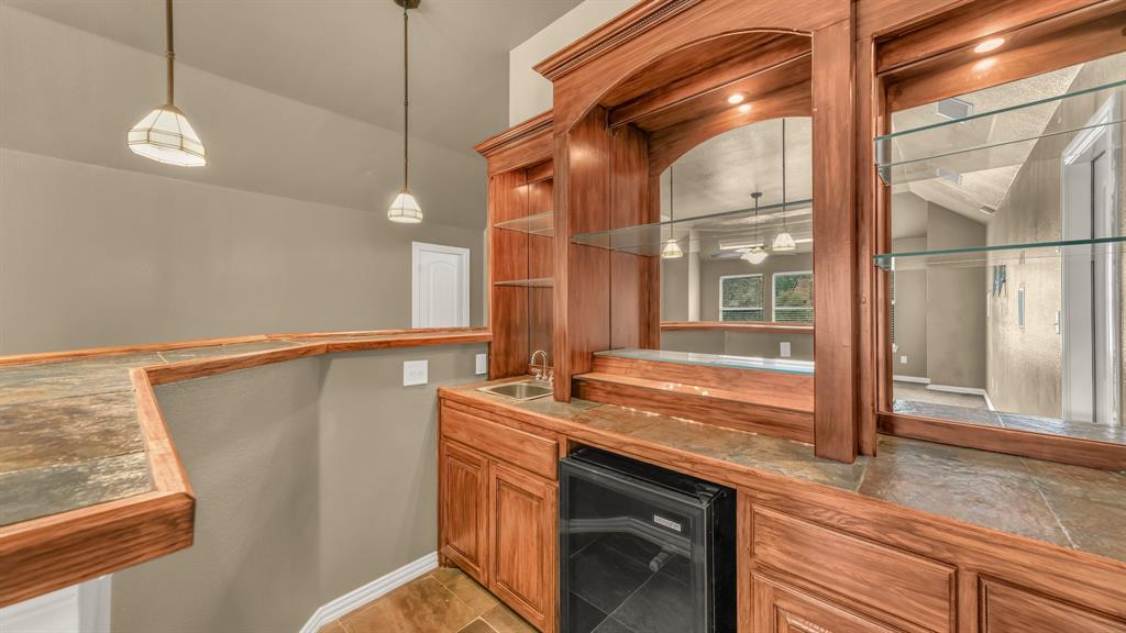 Listing images
